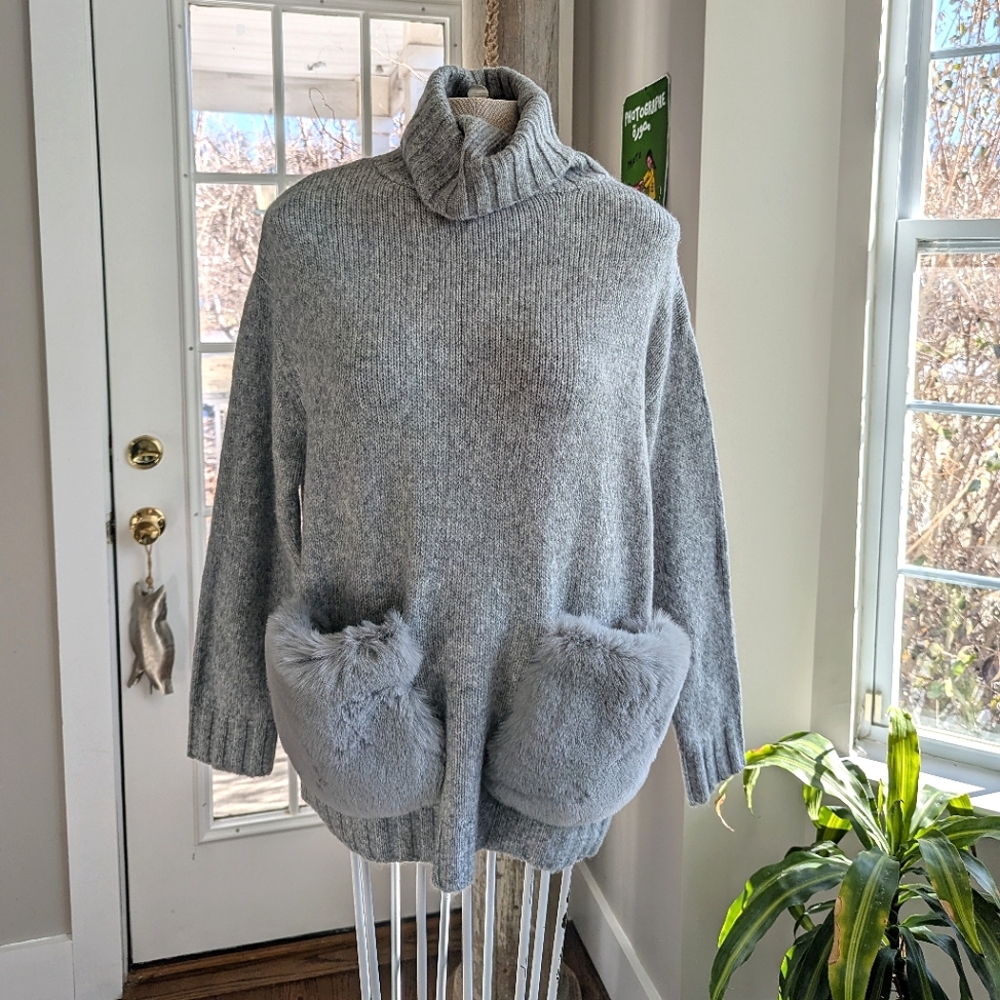 Saks Fifth Avenue oversized grey turtleneck sweater - S